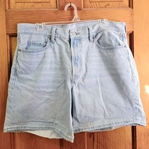 Old Navy | High Rise Slouchy Straight Shorts | Size 12 | Light Wash